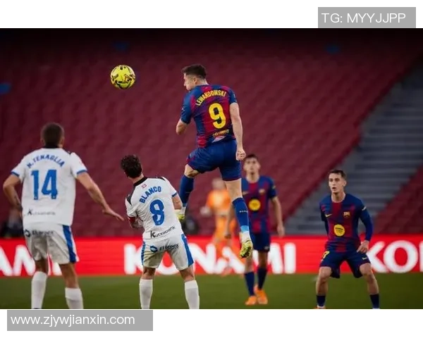 切尔西友谊赛大胜巴萨六比二争议判罚引发全场热议